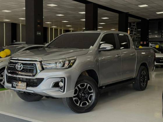 TOYOTA HILUX 2.7 SR 4X2 CD 16V FLEX 4P MANUAL TOYOTA HILUX 2.7 SR 4X2 CD 16V FLEX 4P MANUAL